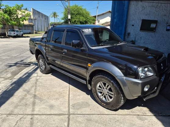 MITSUBISHI L200 2.5 SPORT HPE 4X4 CD 8V TURBO INTERCOOLER DIESEL 4P AUTOMÁTICO